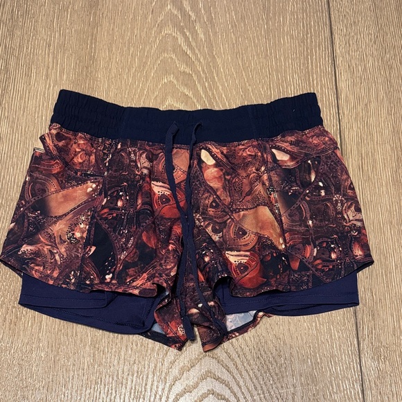 CALIA By Carrie Underwood 2 in 1 Printed Shorts Small - Picture 2 of 5